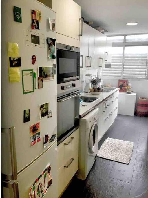 Piso Centrico, Bonito, Acogedor, Con Aire Acondicionado, Jardines Y Enfrente Piscina Municipal De Penuelas *