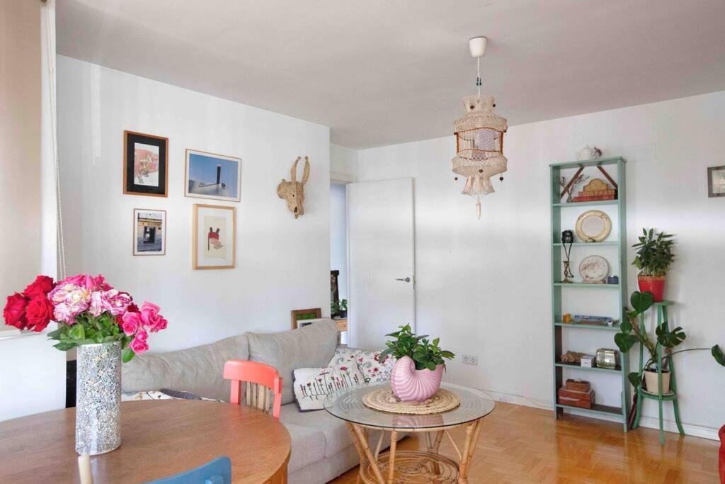 Piso Centrico, Bonito, Acogedor, Con Aire Acondicionado, Jardines Y Enfrente Piscina Municipal De Penuelas Apartament *