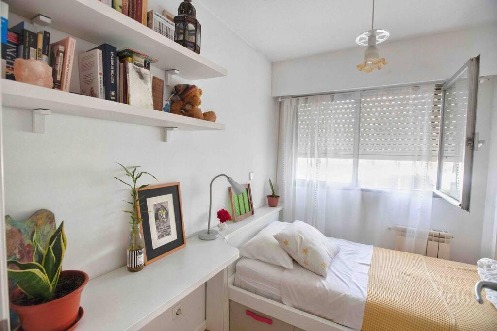 Piso Centrico, Bonito, Acogedor, Con Aire Acondicionado, Jardines Y Enfrente Piscina Municipal De Penuelas Apartament Madryt