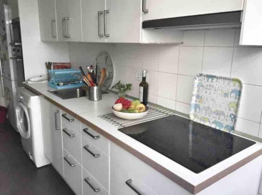 Piso Centrico, Bonito, Acogedor, Con Aire Acondicionado, Jardines Y Enfrente Piscina Municipal De Penuelas Apartament Madryt