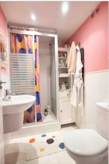 Apartamento Piso Centrico, Bonito, Acogedor, Con Aire Acondicionado, Jardines Y Enfrente Piscina Municipal De Penuelas *